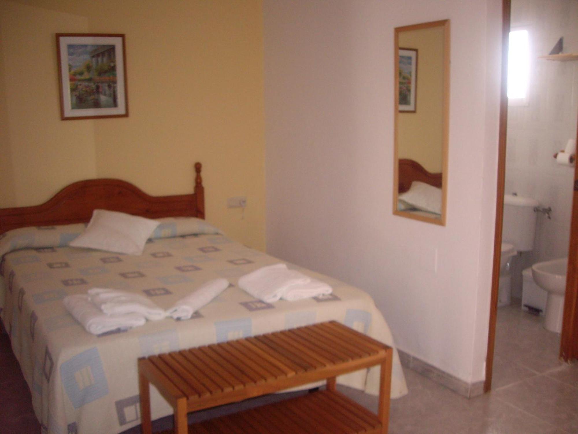 Hostal Mini Golf Los Canos De Meca Exterior photo