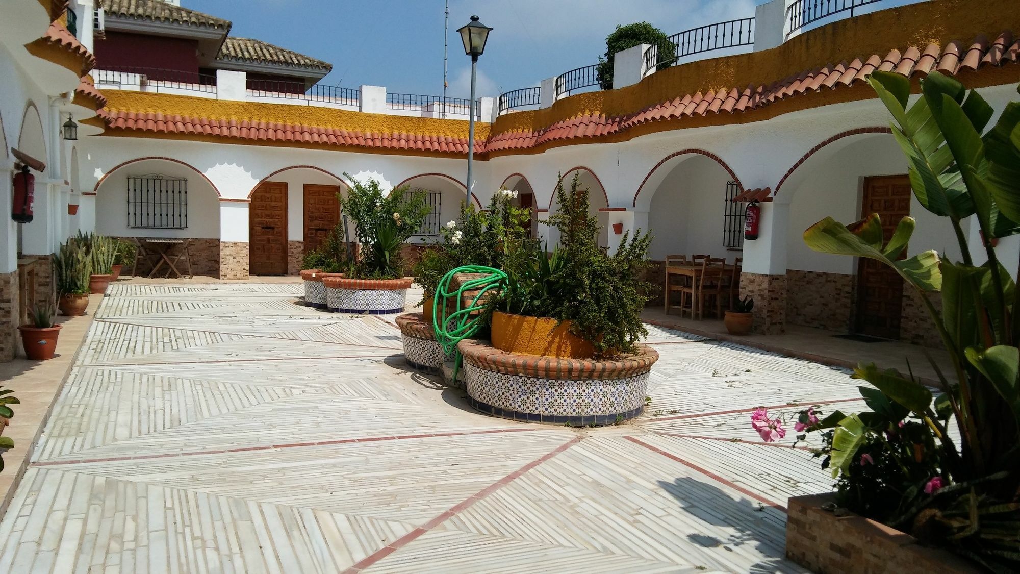 Hostal Mini Golf Los Canos De Meca Exterior photo