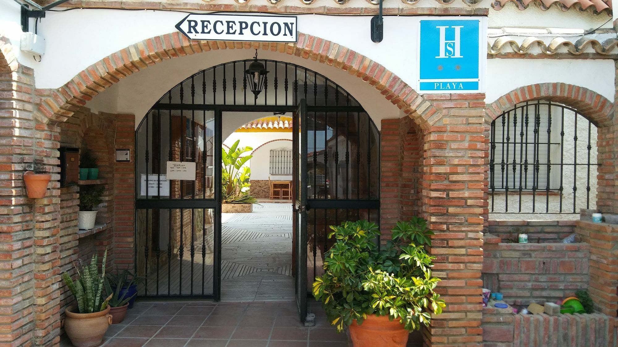 Hostal Mini Golf Los Canos De Meca Exterior photo